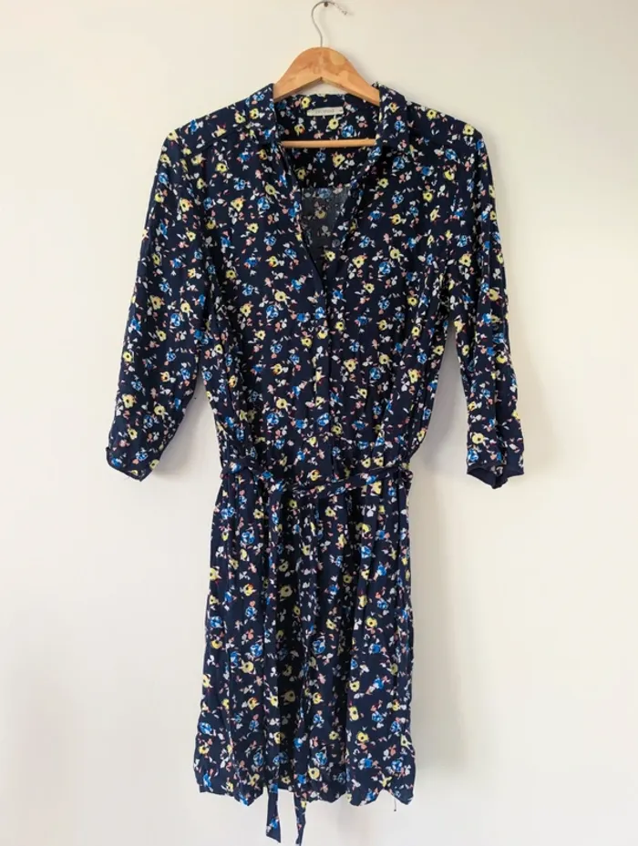 Robe bleu marine fleurie boutonnée casual chic avec poches Promod taille 38 - photo numéro 7