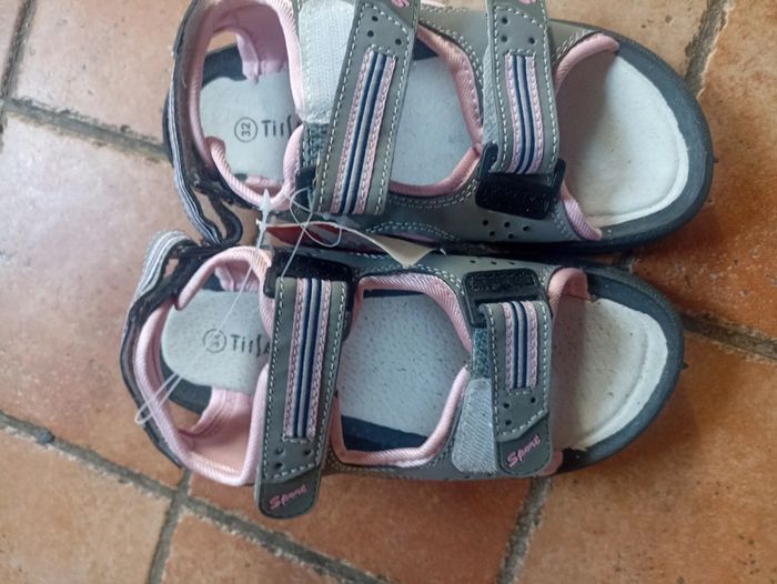 Sandales grise taille 32 - photo numéro 2