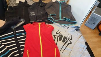 Lot de 6 gilets taille 6ans plusieurs marque