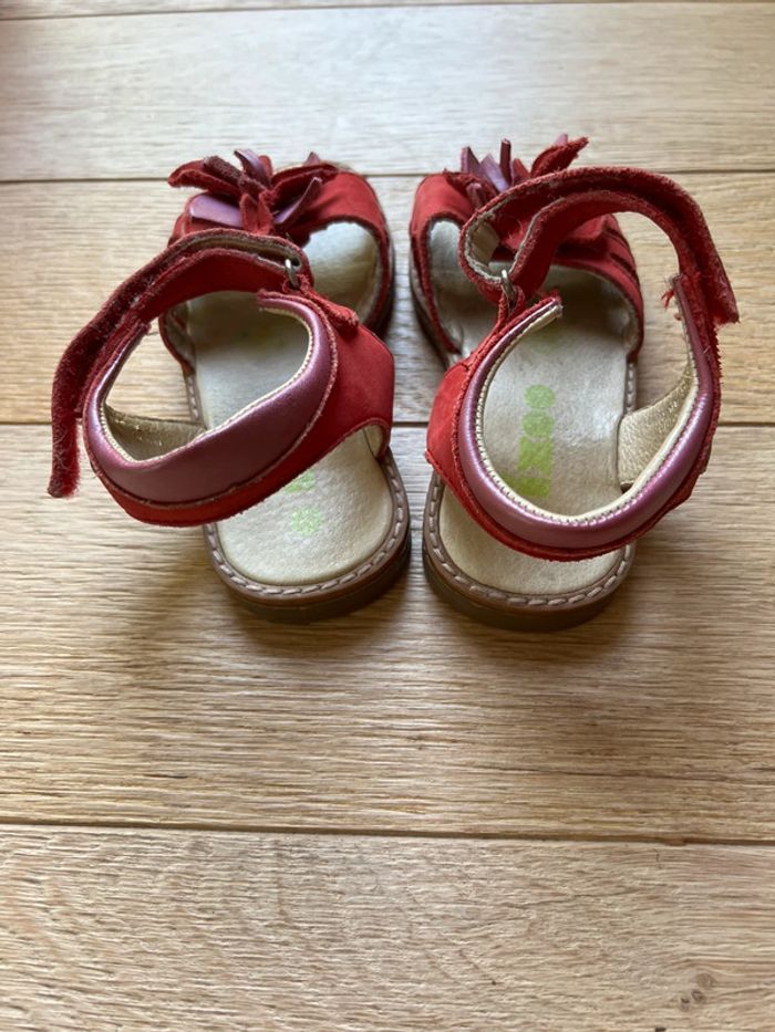 Vends sandales ixoo cuir fuschia taille 27 bon état - photo numéro 4