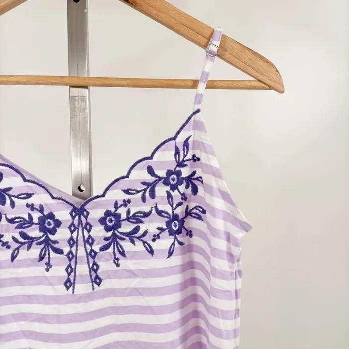 Top lilas à rayures fines et broderies florales fines bretelles CMT Atelier femme S/M A1101 - photo numéro 3