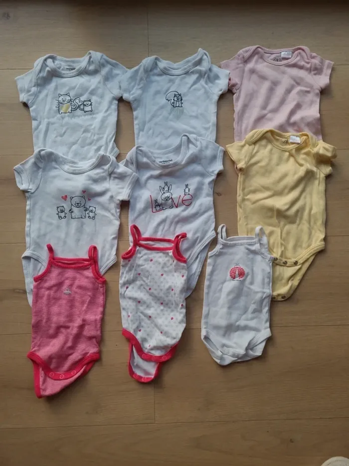 Lot bodys 3 mois - photo numéro 2