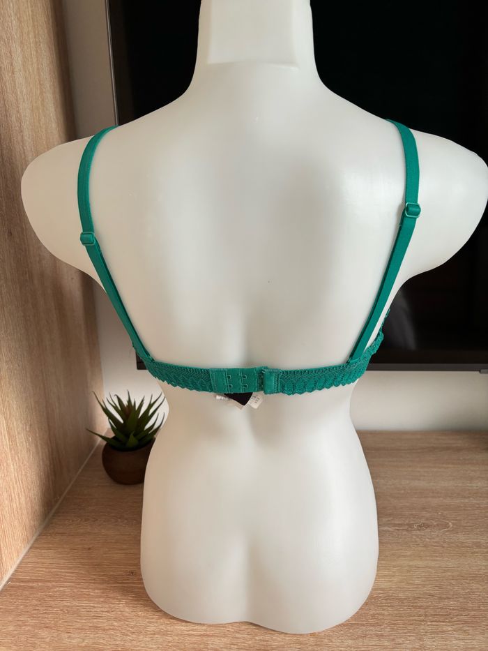 Soutien gorge Etam numéro 8 triangle taille 85D vert - photo numéro 3