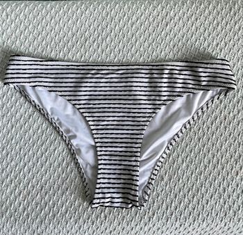 Bas de bikini Lovable.