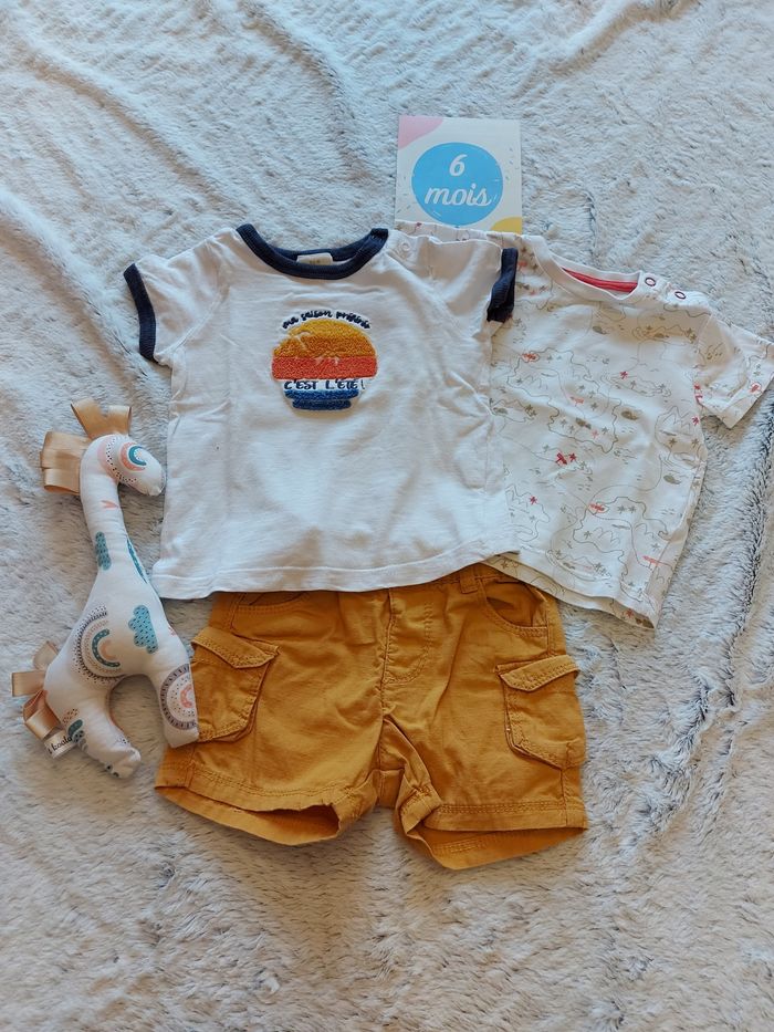 Ensemble t-shirt manches courtes et short 6 mois