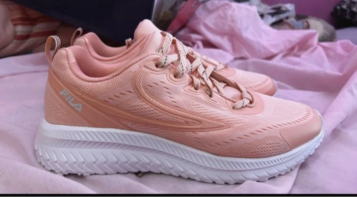 Baskets Fila neuve - photo numéro 2