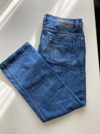 Jean troué Diesel taille 40