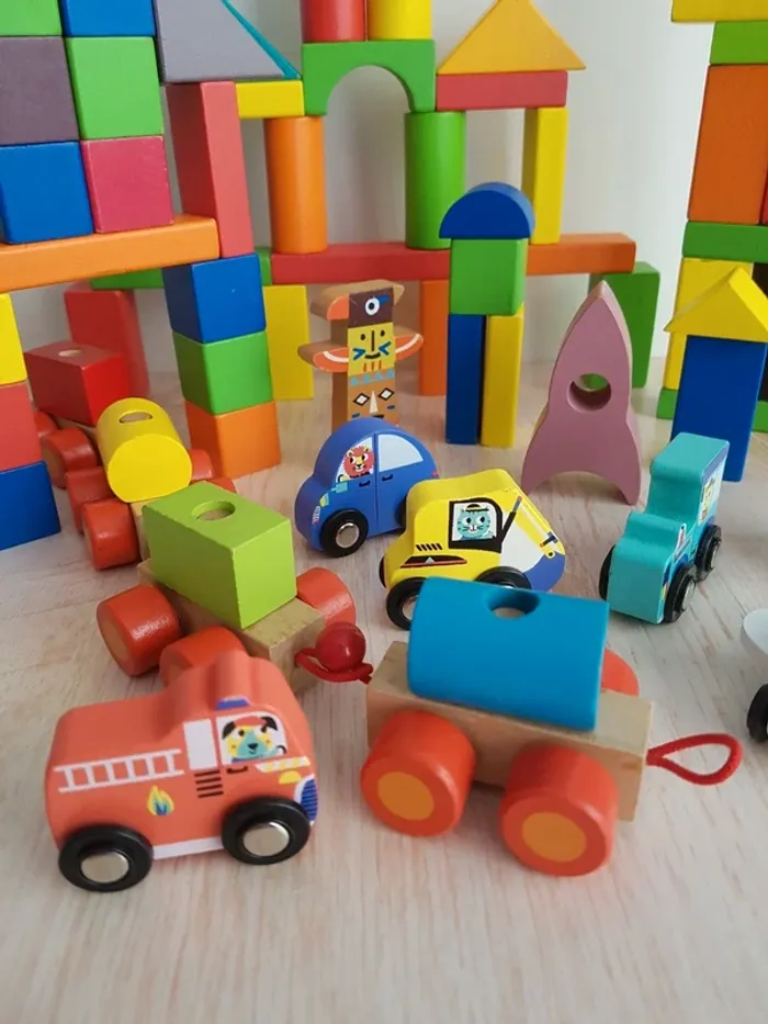 Voitures Auzou, totem et blocs de construction en bois - photo numéro 16