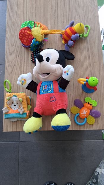 Lot de jouets enfant
