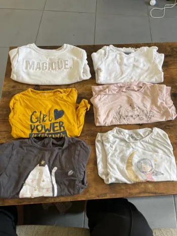 Lot de 6 tee-shirts à manches longues / sous pull / pull fille 4 ans