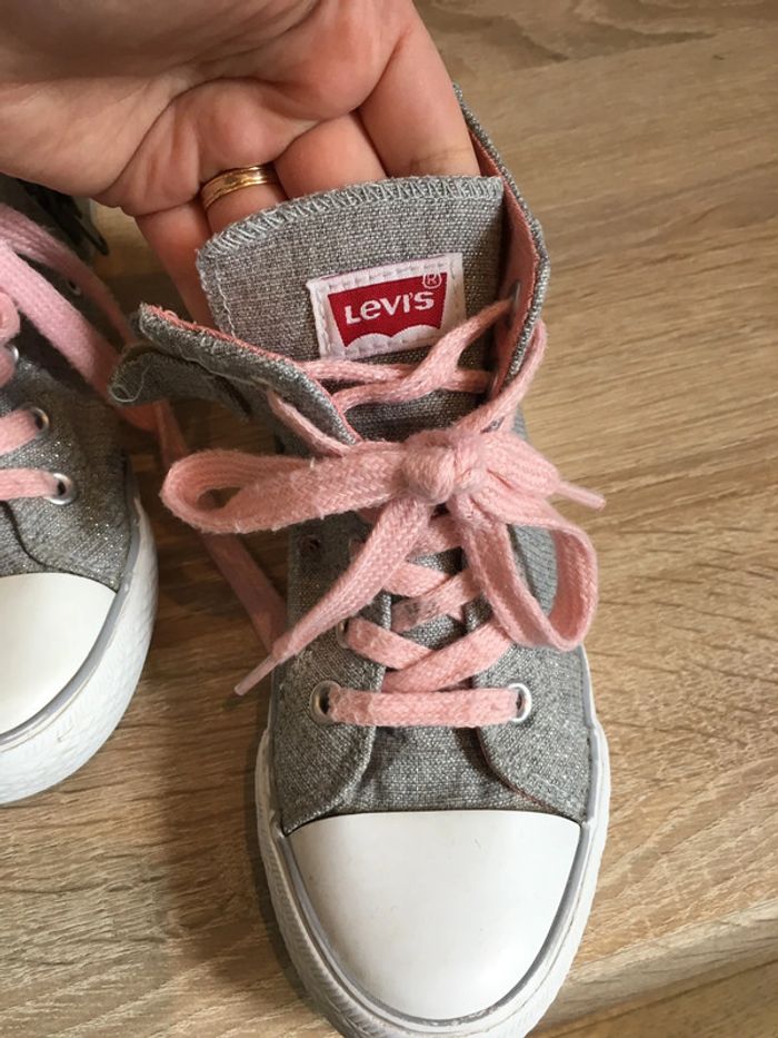 Tennis Levis taille 31 fermeture éclair sur le côté et lacets - photo numéro 7