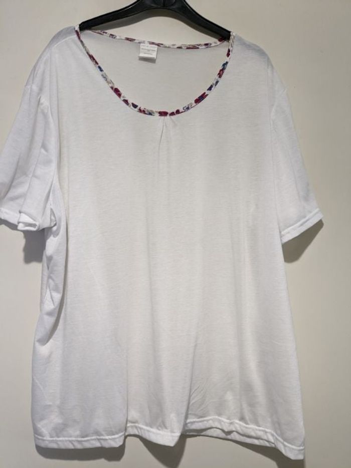 Tee shirt Anne Lançay blanc. Taille 54/56