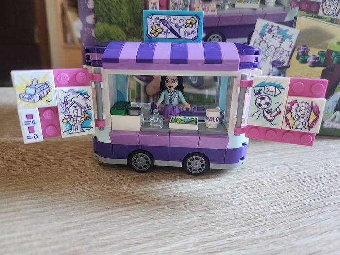 LEGO Friends 41332 – Le stand d’art d’Emma 🎨 - photo numéro 2