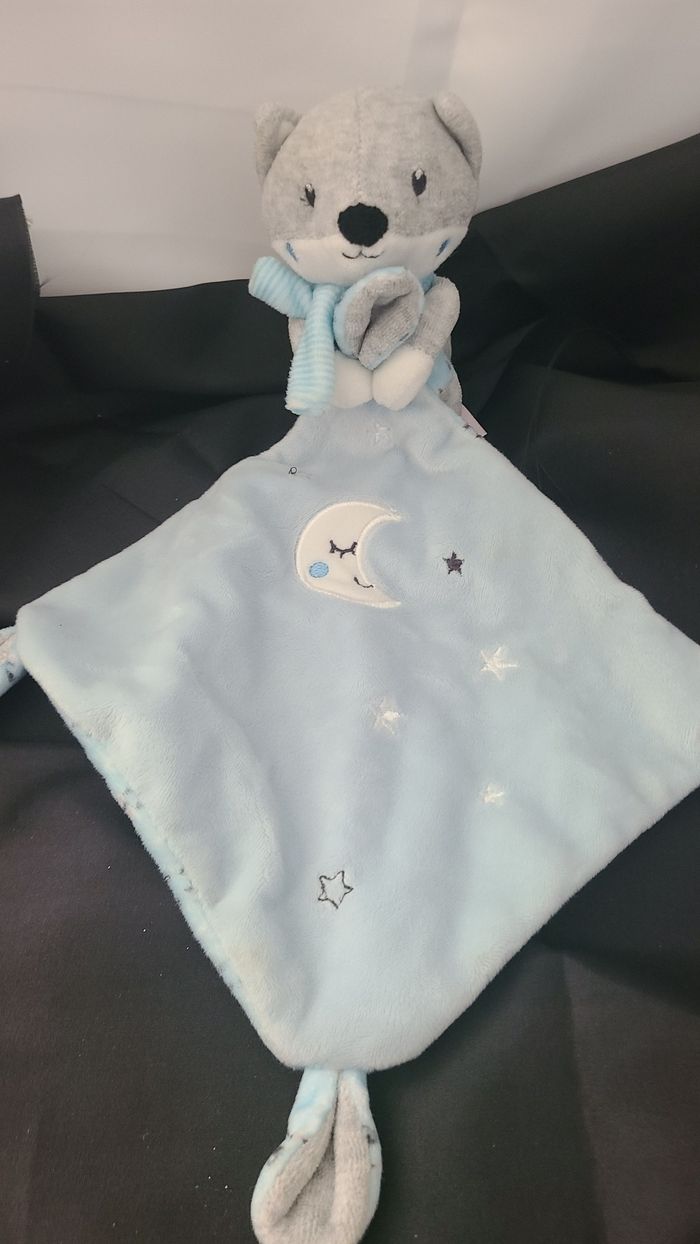 Doudou Renard POMMETTE mouchoir bleu lune et étoiles