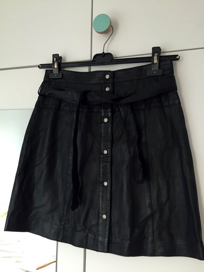 Jupe trapèze en cuir noir