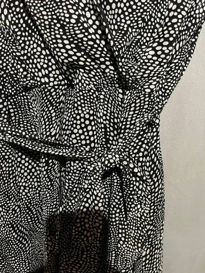 Robe lilie rose noir à pois - photo numéro 3