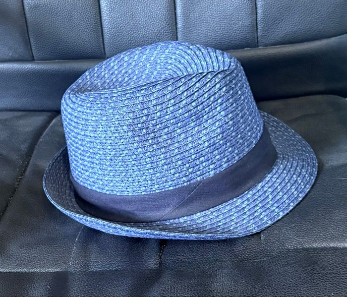 Chapeau bleu marine – Kiabi – 53/54 cm – TBE - photo numéro 2