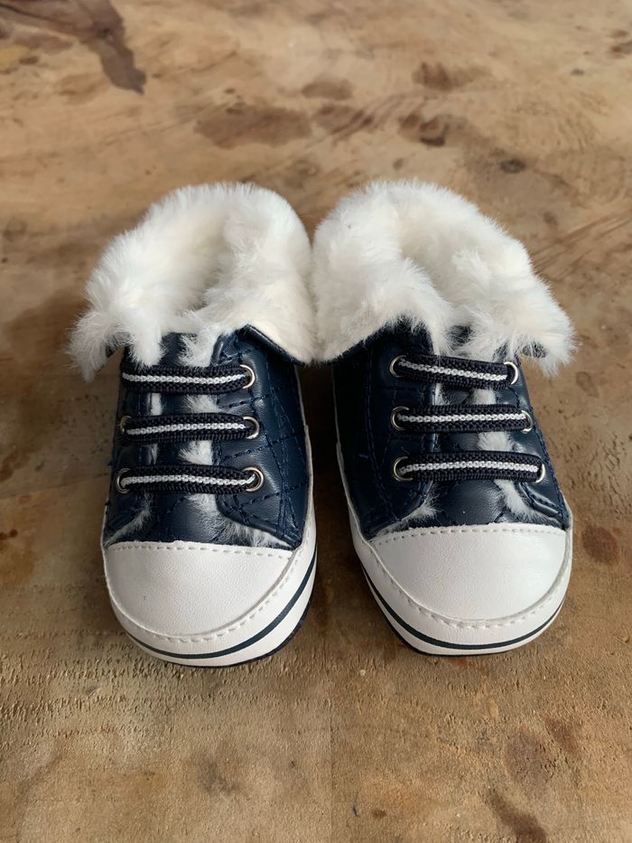 Basket Chicco taille 17 - photo numéro 2