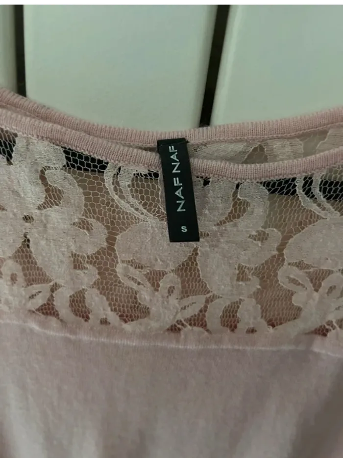 Top avec dentelle Naf Naf taille S comme neuf - photo numéro 2