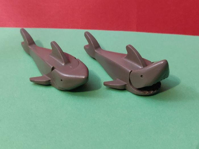 Lot 2 requins vintage gris Lego - en excellent état - vrai Lego - photo numéro 7