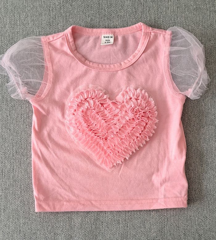 Beau Tee-shirt manches en voile et cœur en relief 6/9 mois