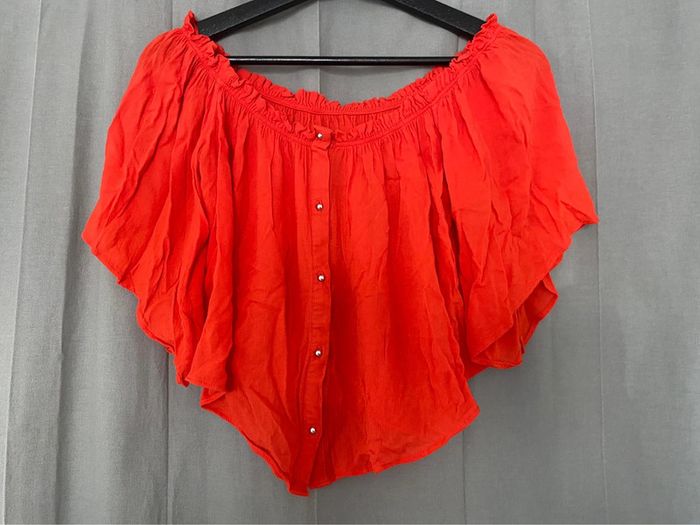 Top rouge - photo numéro 3