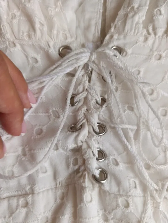 Robe blanche brodée Asos corset lacets 100% coton - photo numéro 8