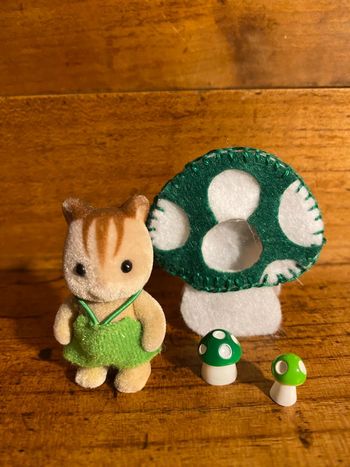 Bébé écureuil Sylvanian, déguisement, vêtements, champignons