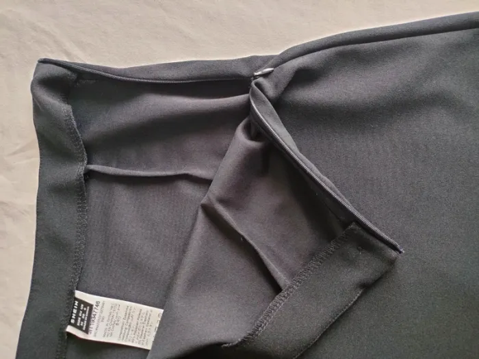 Jupe portefeuille noire Taille 38 - photo numéro 5