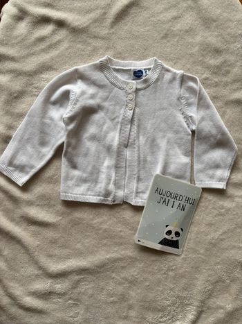 Gilet coton blanc mot d’enfant 12 mois
