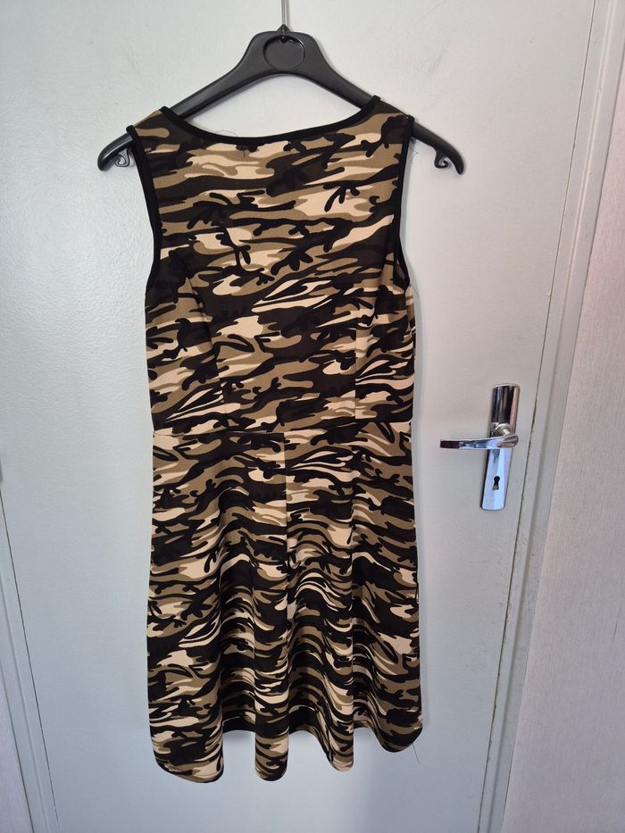 Magnifique robe style militaire taille 36/38 - photo numéro 5