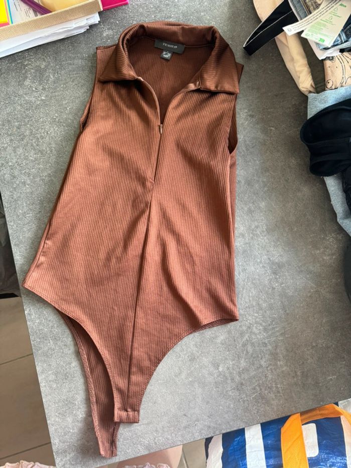 Body marron à fermeture éclair