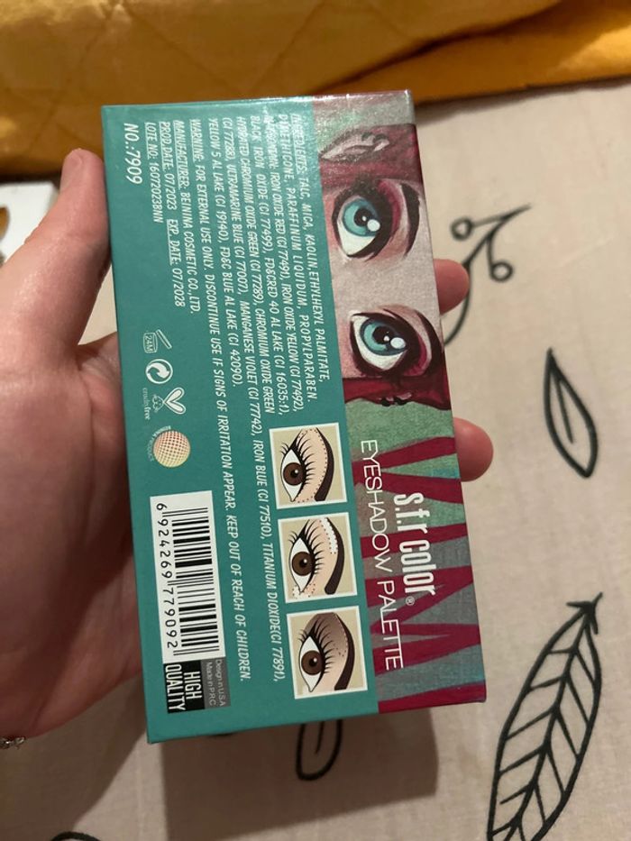 Palette de maquillage - photo numéro 3