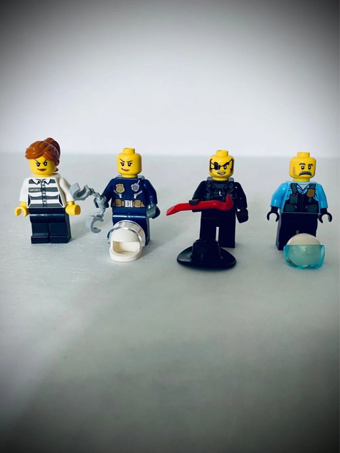 LEGO City 60243 - L’Arrestation en Hélicoptère - Complet avec Boîte et Notice - photo numéro 10