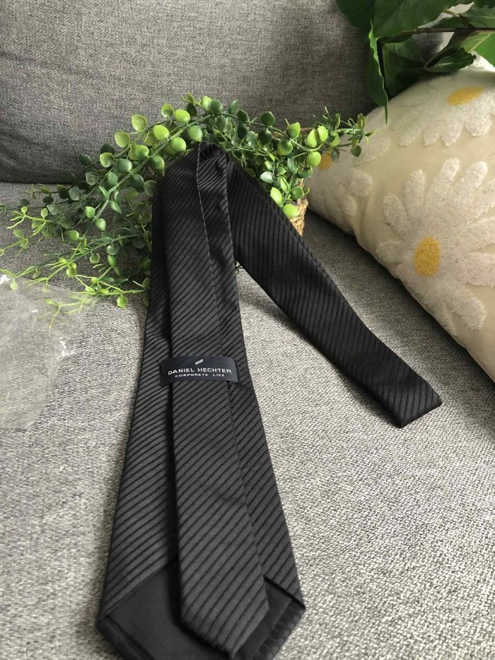 Cravate Noire  Daniel hechter - photo numéro 2