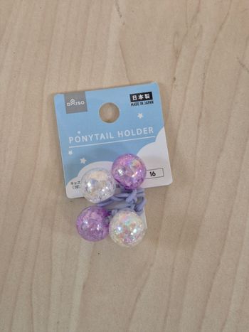 Set 2 élastiques cheveux boules mauves et blanches irisées