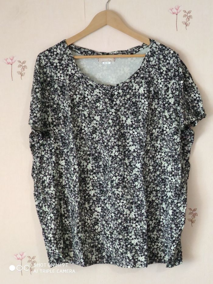 Tee-shirt manches courtes femme taille 54/56 neuf - photo numéro 2