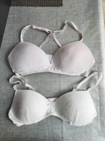 Lot 2 soutien-gorges Gémo Taille 12 ans