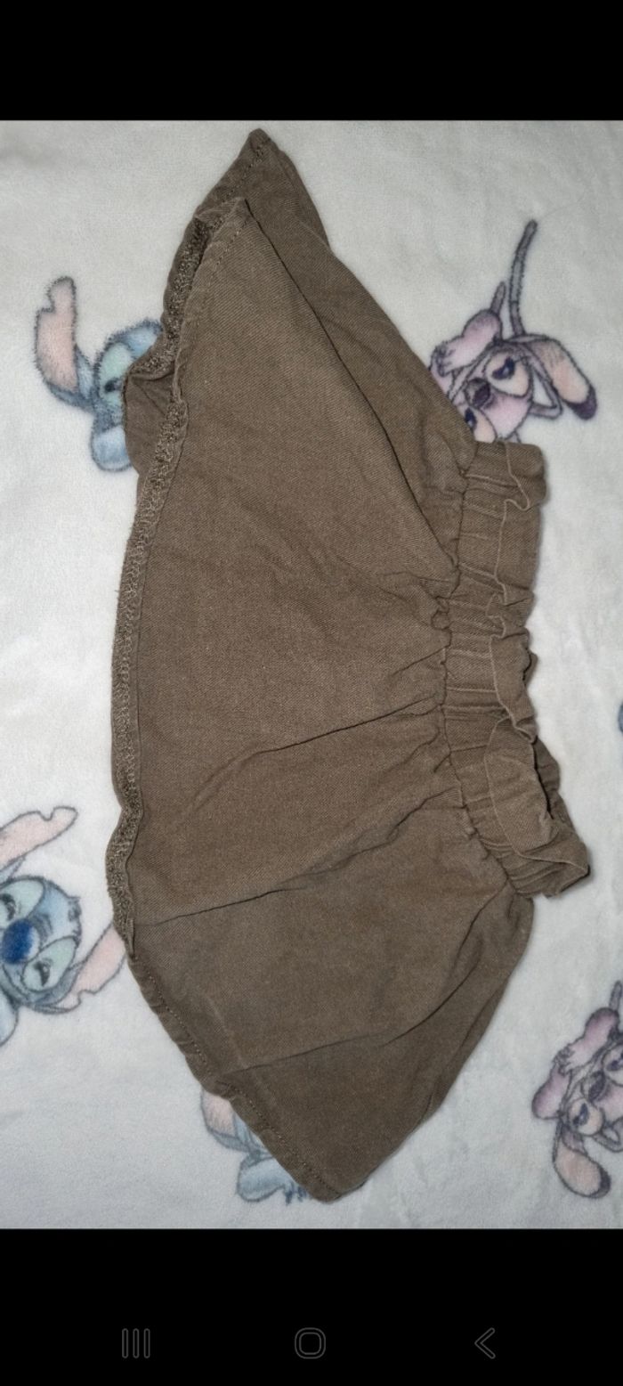 Jupe 3/6 mois en très bon état