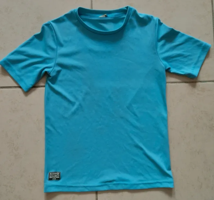Tee-shirt manches courtes bleu anti uv 8 ans Decathlon
