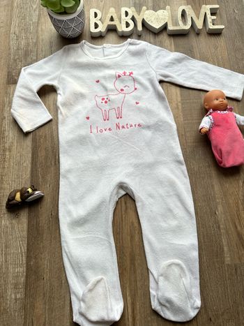 - Pyjama - 24 mois - Très Bon état, petite tache