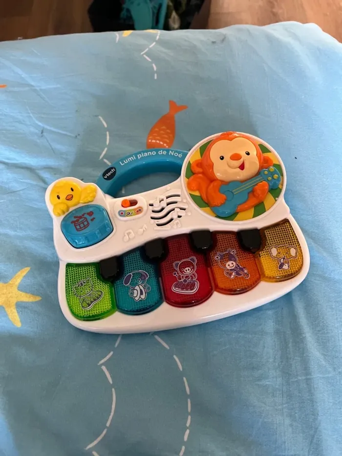 Lumi piano de Noé