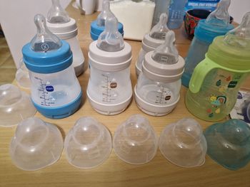 Lot biberons MAM avec tétines 