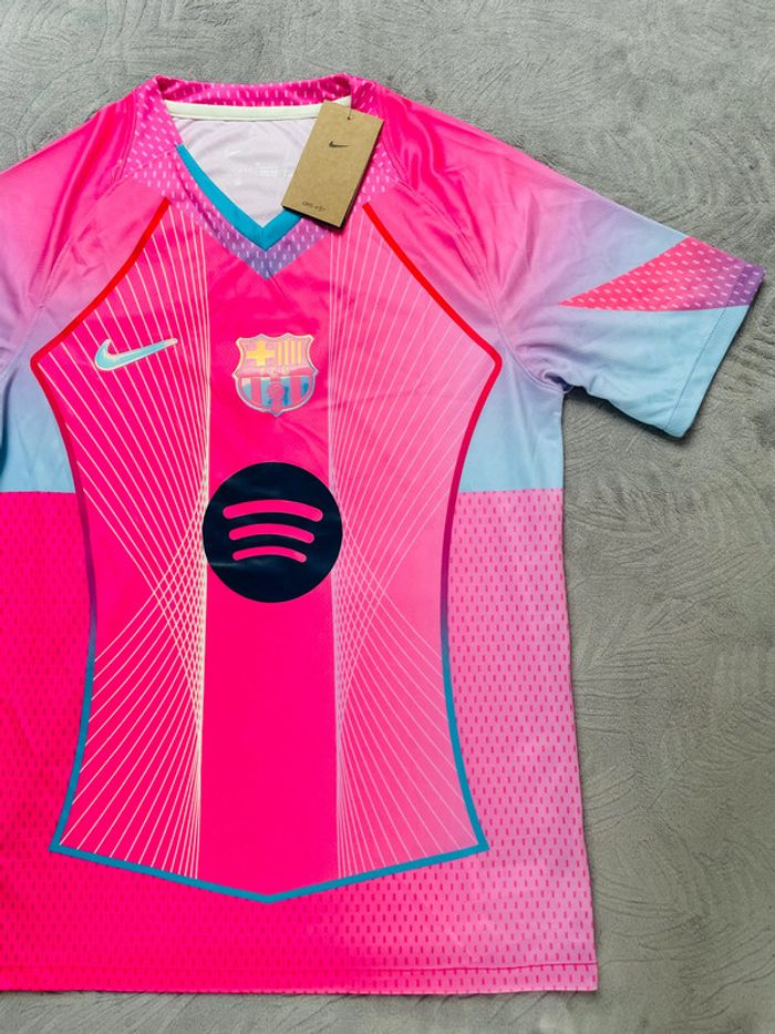 Maillot concept foot Barça rose taille S - photo numéro 3