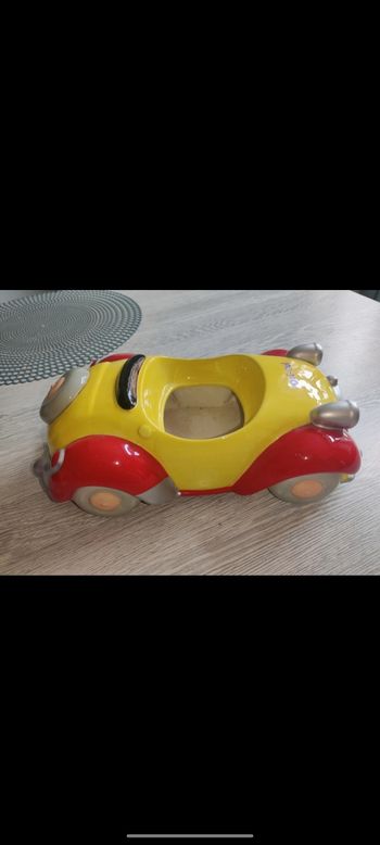 Voiture Oui-Oui en porcelaine de collection