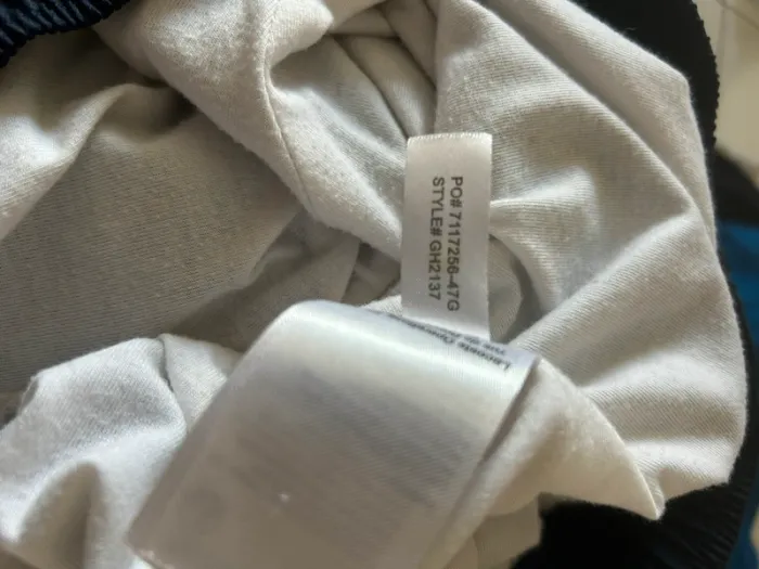 short Lacoste bandes blanches - photo numéro 3