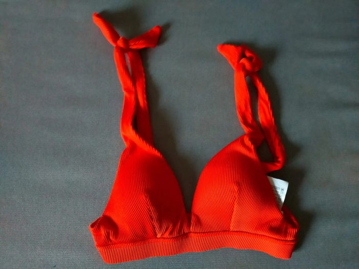 Haut de bikini rouge plissé – Camaïeu – Taille 36 (EU)