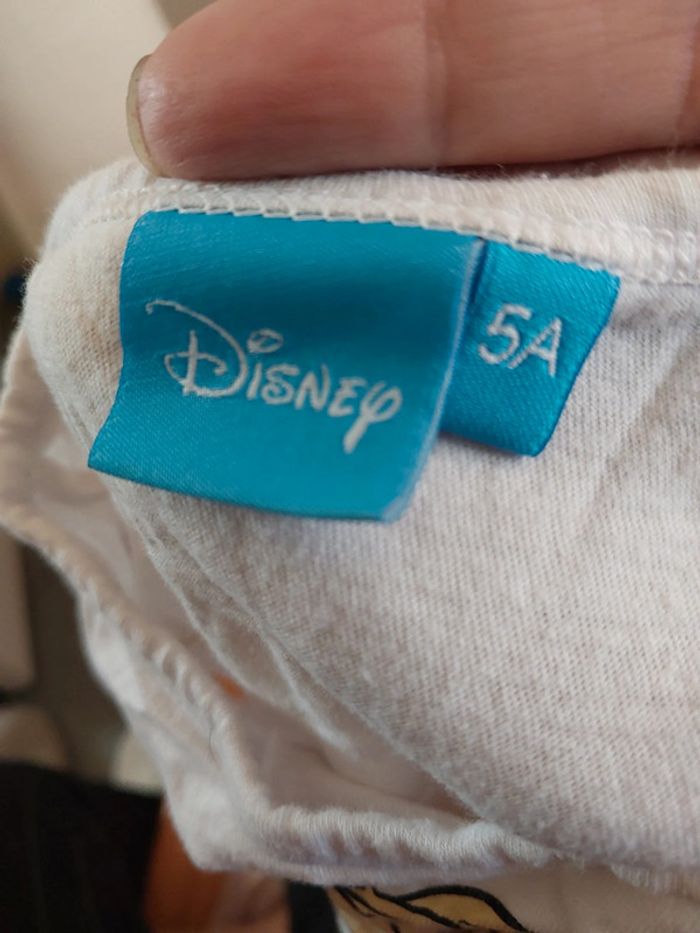 Tee-shirt la reine des neige Taille 5 ans - photo numéro 2