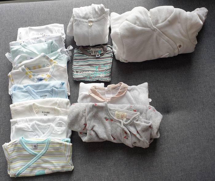Lot de vêtements 0 à 1 mois - photo numéro 3