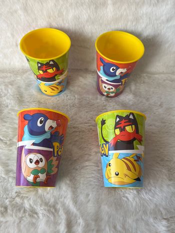 Lot 4 gobelets Pokemon Pikachu, verres en plastiques